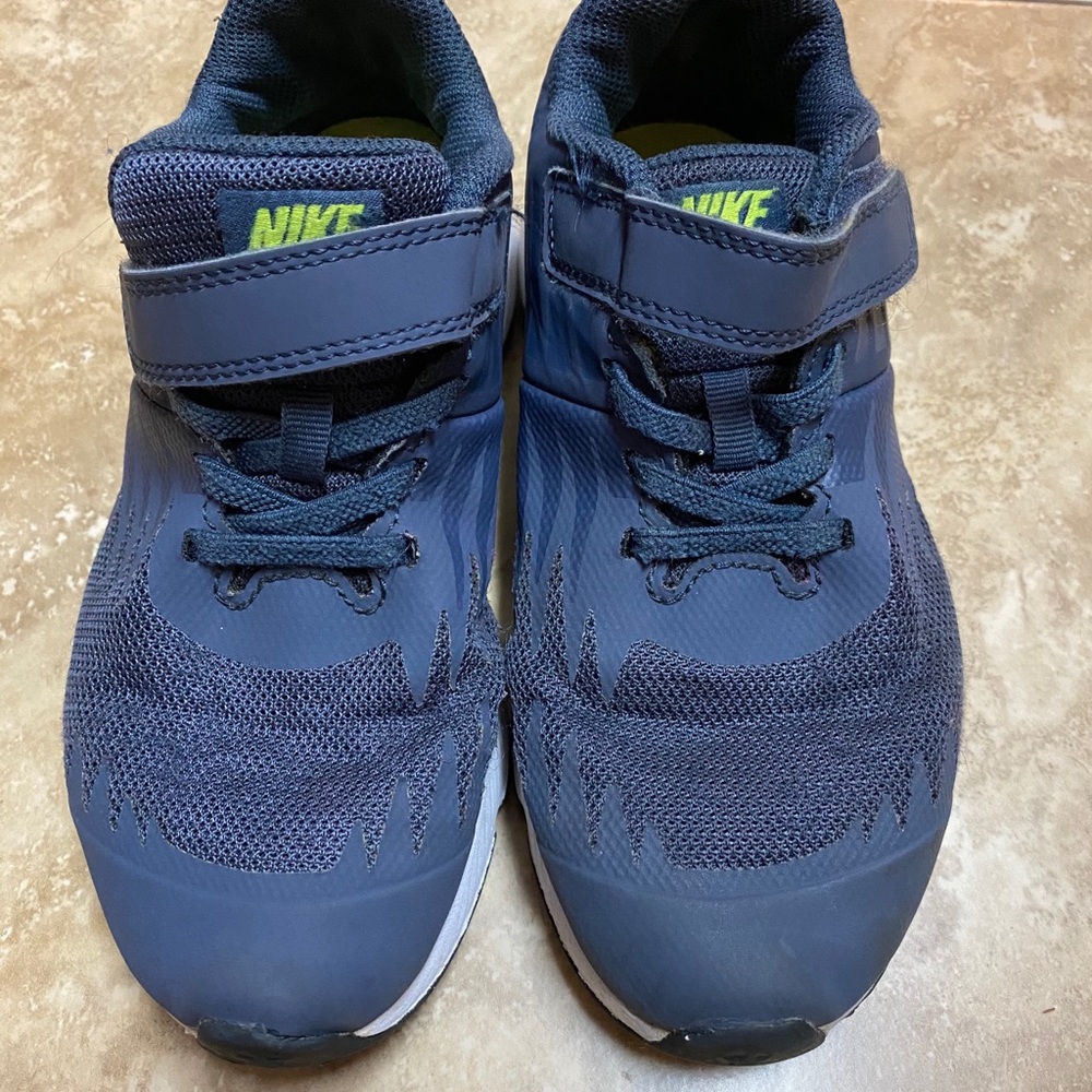 Nike little boys shoes